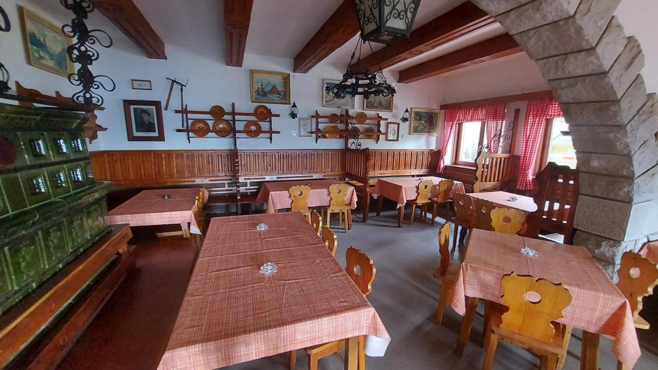 Hostel Ticarjev Dom At Vrsic Pass Soča Exterior foto