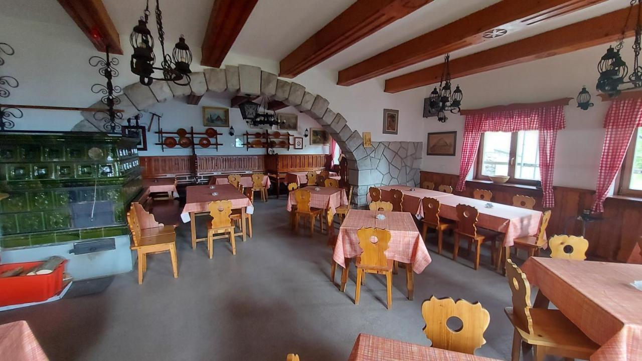 Hostel Ticarjev Dom At Vrsic Pass Soča Exterior foto