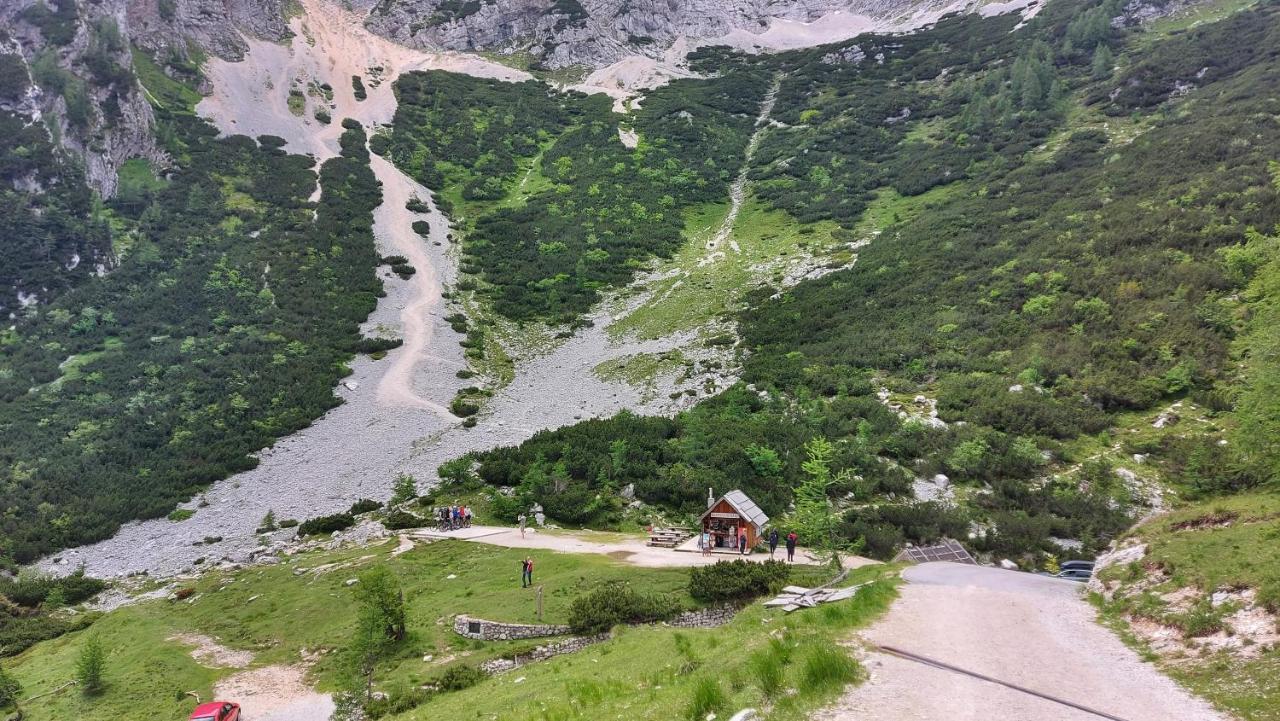 Hostel Ticarjev Dom At Vrsic Pass Soča Exterior foto